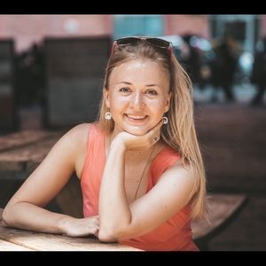 Meet your Posher, Julia